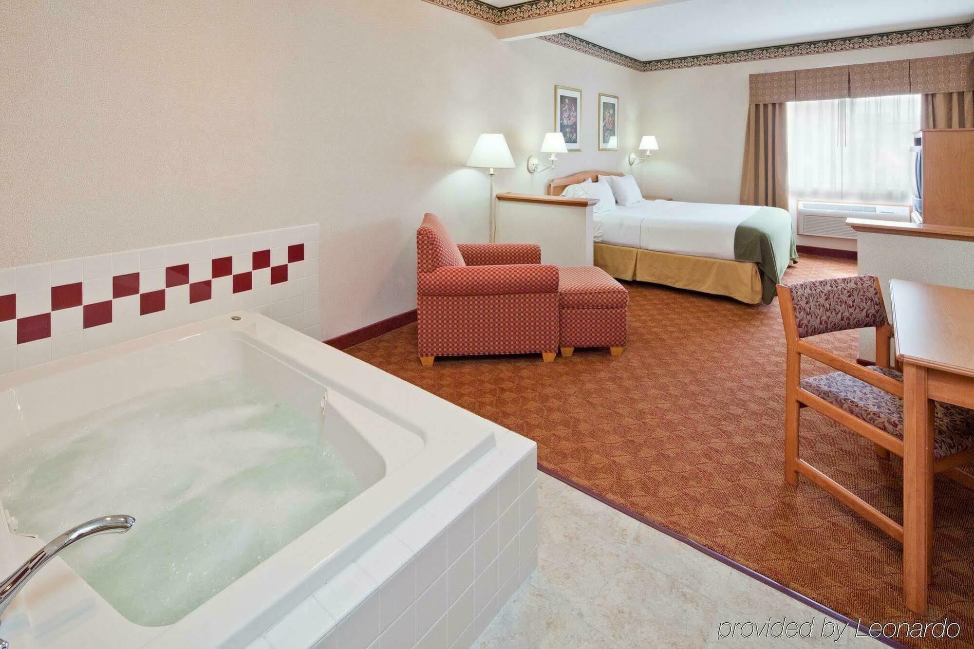 Holiday Inn Express Hotel & Suites Wauseon By Ihg Camera foto